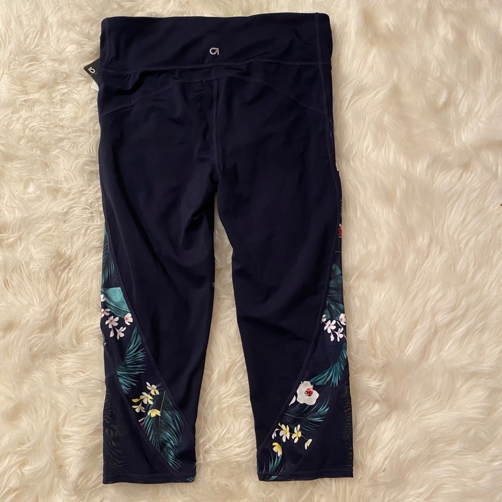 Gapfit eclipse capris - Picture 8 of 11